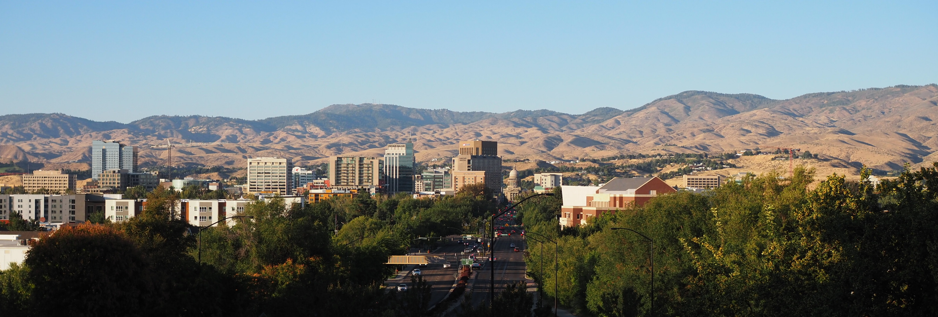 Decorative lighting installation